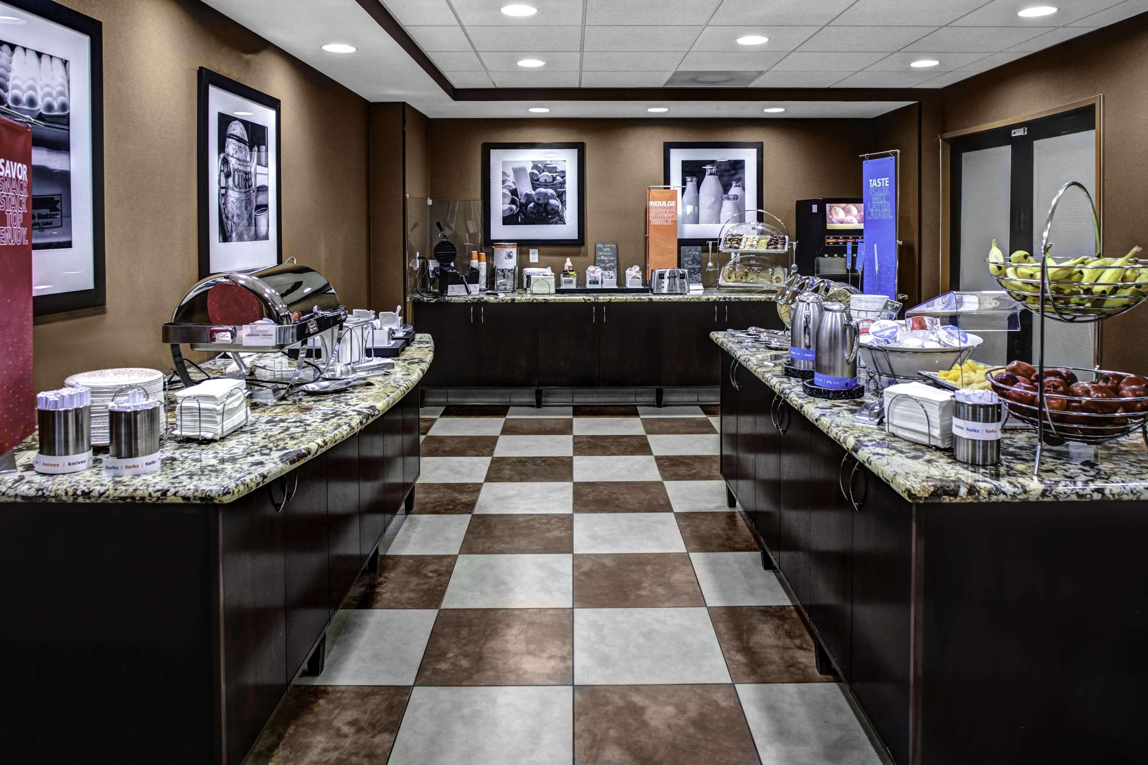 Hampton Inn And Suites Bakersfield / Highway 58 Εξωτερικό φωτογραφία