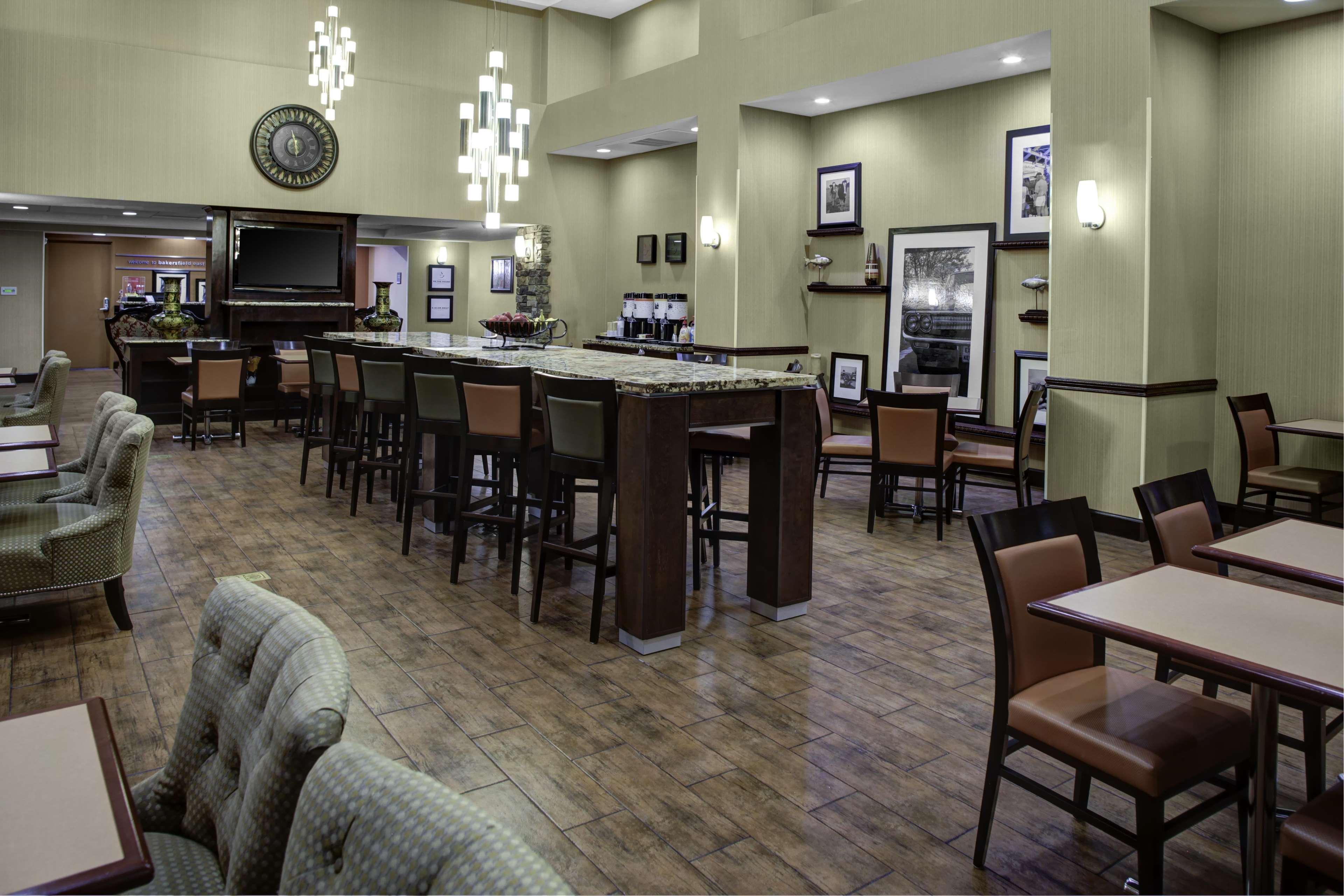 Hampton Inn And Suites Bakersfield / Highway 58 Εξωτερικό φωτογραφία