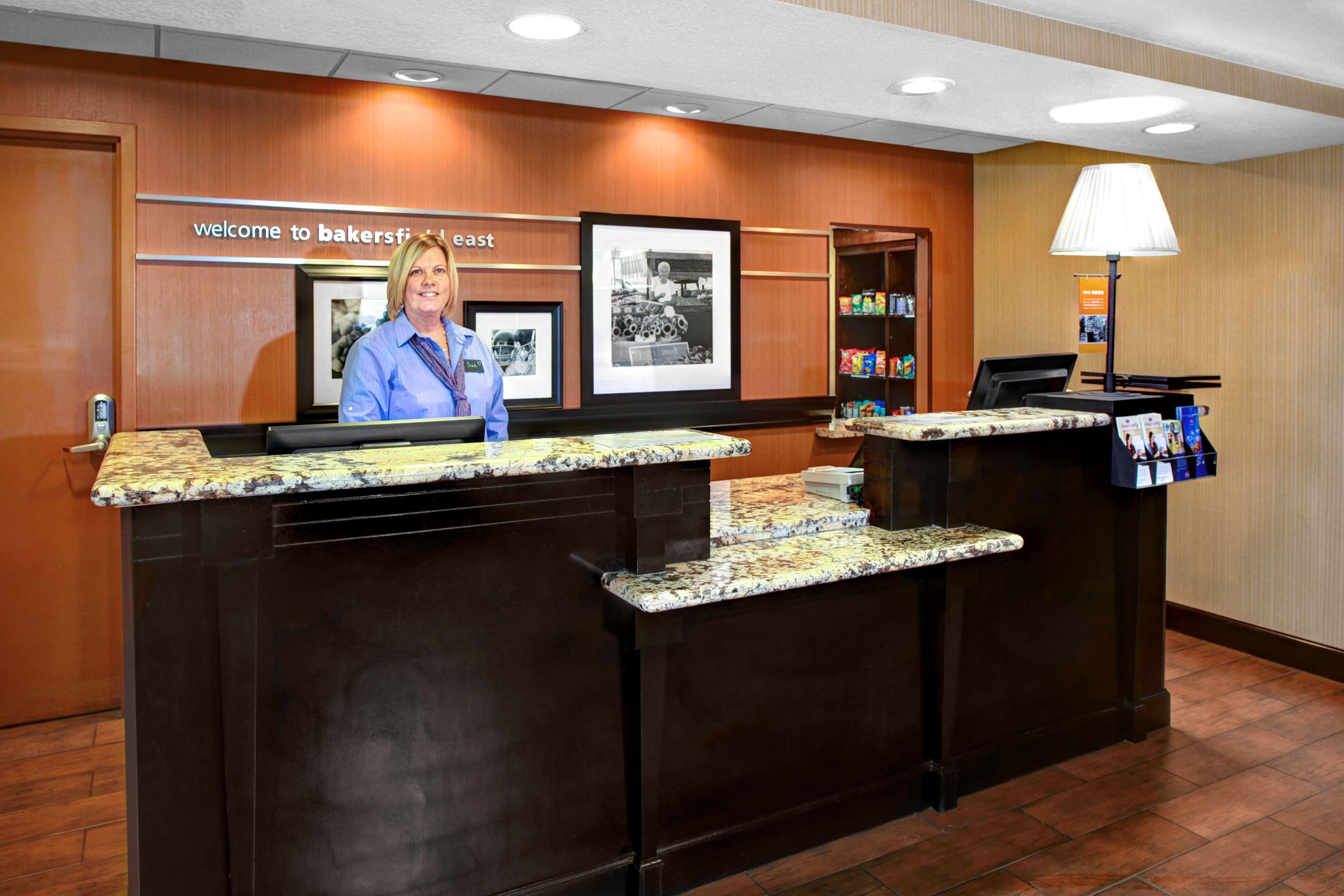 Hampton Inn And Suites Bakersfield / Highway 58 Εξωτερικό φωτογραφία